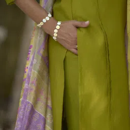 BE IN TEXO FAB Women Regular Thread Work Kurta with Trousers & With Dupatta image 5