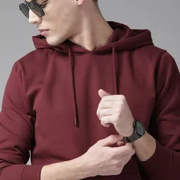 Roadster Men Maroon Solid Hooded Sweatshirt-image-96