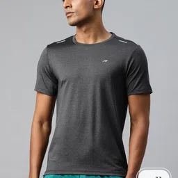 Alcis Men Anti Static Slim Fit Sports T-shirt with Reflective Detail-picture-19