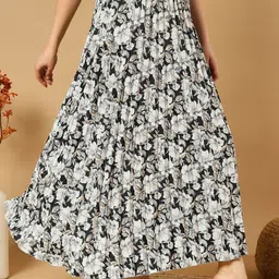 ZWERLON Floral Printed & Pleated Maxi Skirt-image-73