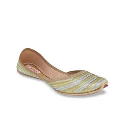Fulkari Women Gold-Toned Woven Design Leather Mojaris-image-46