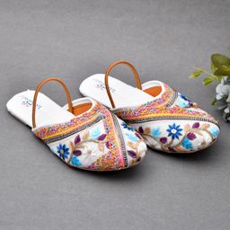 Little Palz Floral Embroidered & Sequins Embellished Mojaris - White-image-53