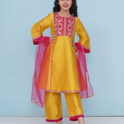 Bitiya By Bhama Silk Woven Three Fourth Sleeves Floral Embroidered Gota Lace Embellished Kurta Pant With Dupatta Set - Yellow-image-48