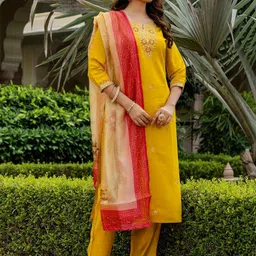 URMIR FASHION Women Floral Embroidered Regular Thread Work Kurta with Trousers & With Dupatta-picture-10