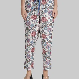 Style Shoes Women Printed Slim-Fit Pyjamas-image-79