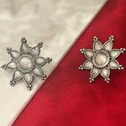 Niska Silver-Plated Floral Shaped Studs-picture-9