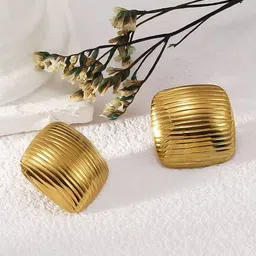 DIVASTRI Contemporary Studs Earrings-11