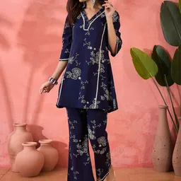 Sangria Floral Printed V-Neck Pure Cotton Tunic & Trouser Co-Ords-44