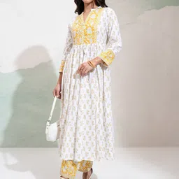 Vishudh Women Floral Printed Regular Pure Cotton Kurta with Trousers-image-0