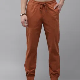The Roadster Lifestyle Co. Men Solid Mid Rise Joggers-image-60