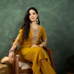 Varanga Women Ethnic Motifs Embroidered Kurta with Trousers-picture-20