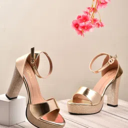 VALIOSAA Gold-Toned Party Wedge Heels with Buckles-49