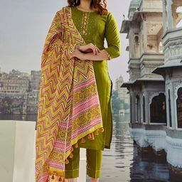 DIVASTRI Women Ethnic Motifs Embroidered Kurta with Trousers & Dupatta-image-31