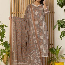 Krati Creations Women Floral Printed Regular Pure Cotton Kurta with Trousers & With Dupatta-52