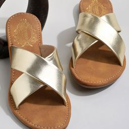 Shoetopia Cross Strap Detailed Sandals - Golden-image-72