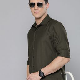 Levis Slim Fit Opaque Checked Casual Shirt-image-91