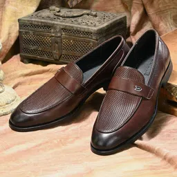 Overdrive Men Lightweight Textured Leather Loafers-picture-8