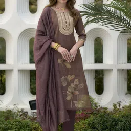 Hitarth Fashion Women Embroidered Regular Thread Work Kurti with Trousers & With Dupatta-picture-14