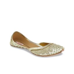 Fulkari Women Beige & Gold-Toned Woven Design Leather Mojaris-image-51