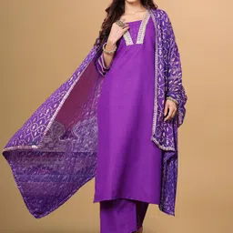 House of Pataudi Women Solid Three Quarter Sleeve Straight Kurta & Trousers with Dupatta-image-110