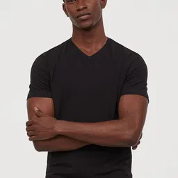 H&M Men Black Solid V-neck T-shirt Slim Fit-image-64