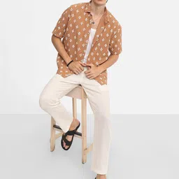 Campus Sutra Men Comfort Spread Collar Abstract Printed Cotton Oversized Casual Shirt-image-56