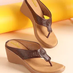 AROOM Open Toe Textured Wedge Sandals with Laser Cuts-27