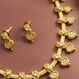 Anouk Gold-Plated Kundan-Studded Jewellery Set-picture-35