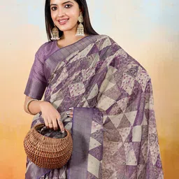 DIVASTRI Geometric Printed Zari Saree-picture-17