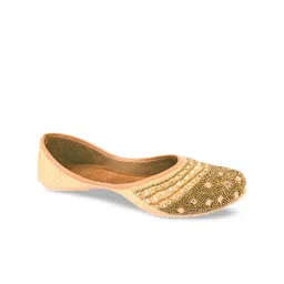 DESI COLOUR Women Gold-Toned Embellished Mojaris-image-66