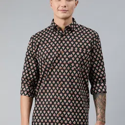 MILLENNIAL MEN Men Black & Red Regular Fit Printed Casual Shirt-picture-3
