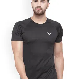 Invincible Men Black Solid Round Neck T-shirt-picture-31