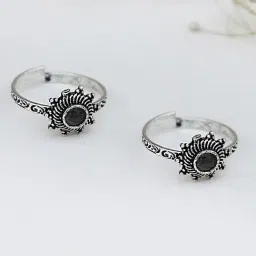 Teejh Ethnic Arika Black Stone Silver Oxidized Toe Rings for Women-image-85