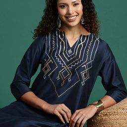 Sangria Woven Design Kurta with Trousers-picture-53