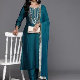 Varanga Ethnic Motifs Embroidered Sequinned Kurta With Trousers & Dupatta image 5