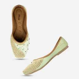 DESI COLOUR Women Ethnic Embellished Mojaris-image-91