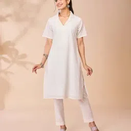 Daali White Cotton Regular Fit Embroidered Kurta-picture-40