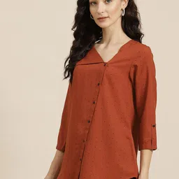 Qurvii Rust Crepe Regular Longline Top image 5