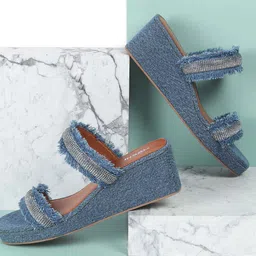 Mochi Striped Platform Pumps with Tassels-47