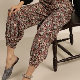 Shae by SASSAFRAS Women Maroon & Off-White Regular Fit Printed Joggers-20