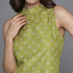 Sangria Foil Printed A-Line Kurta & Trouser image 2