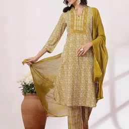 Nayam By Lakshita Women Floral Printed Regular Kurta with Palazzos & With Dupatta-47
