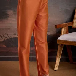 House of Pataudi Embroidered Kurta & Trousers With Net Dupatta Set image 3