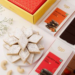 Kaju Katli And Choco Delights Gift Tray-31