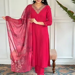 HERE&NOW Floral Yoke Design V-Neck Thread Work Straight Kurta With Trousers & Dupatta-picture-52