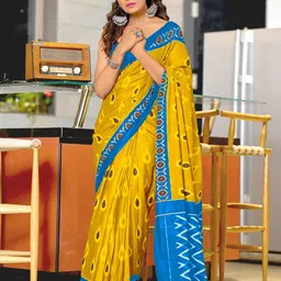 KALINI Geometric Printed Ikat Saree-picture-32