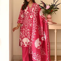 DIVASTRI Ethnic Motifs Printed V-Neck Straight Kurta with Trousers & Dupatta-picture-18