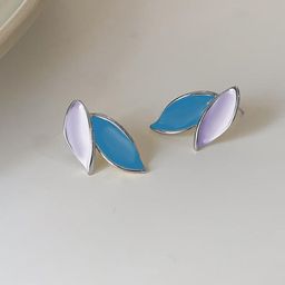 VAGHBHATT Silver-Plated Leaf Shaped Enamelled Studs-76