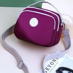Diva Dale Structured Handheld Bag with Applique image 1
