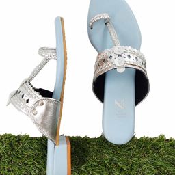 THE MADRAS TRUNK Laser Cut Leather Kolhapuri Block Heels-27